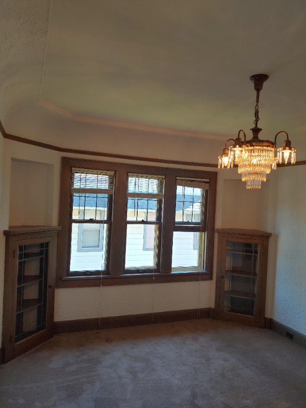 1711 N 69th St - Photo 4 of 32
