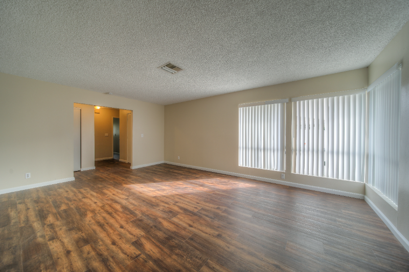 41084 Beachwood Ave - Photo 6 of 27