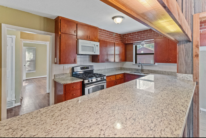 10911 Visalia Dr - Photo 4 of 21