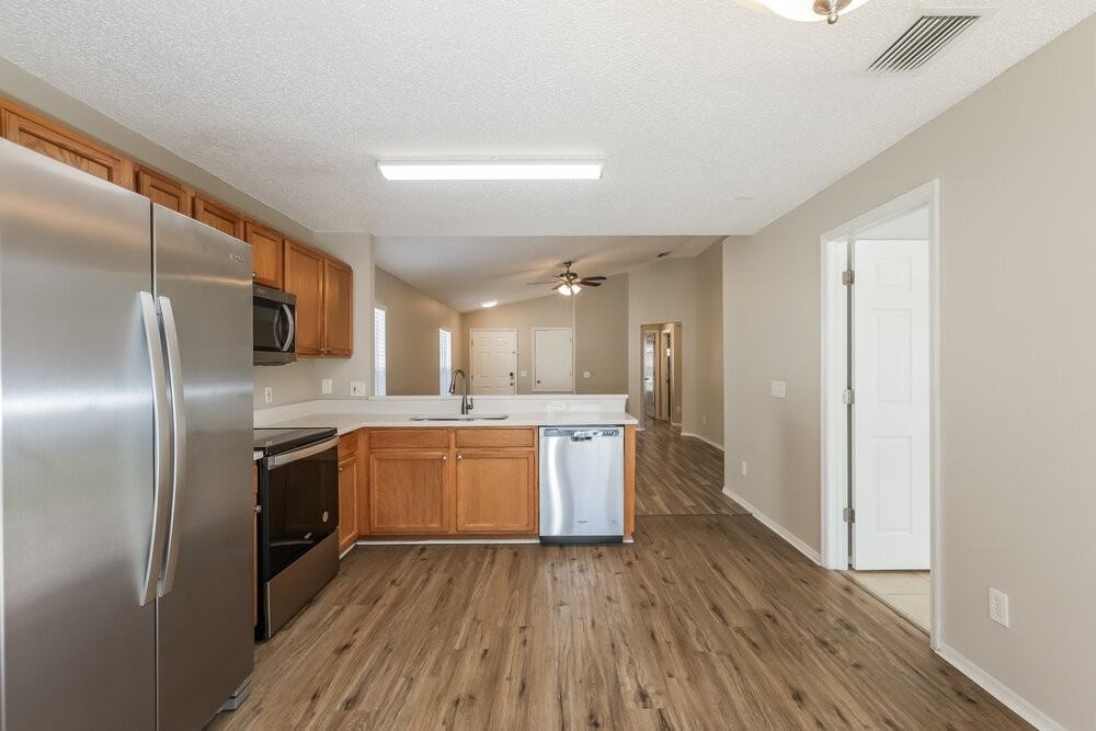 8733 Morrison Oaks Ct - Photo 6 of 16