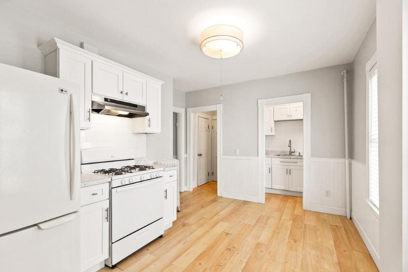 17 Coburn St - Photo 2 of 12
