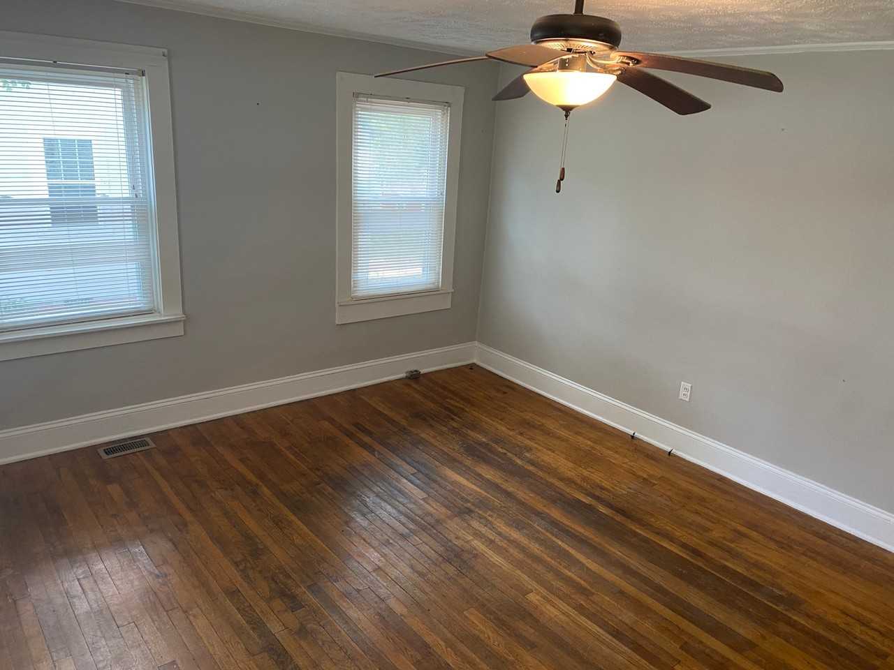 120 Buckingham Ave - Photo 4 of 12