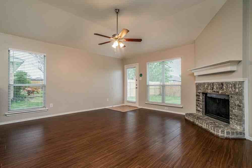 904 Nancy Dr - Photo 7 of 16