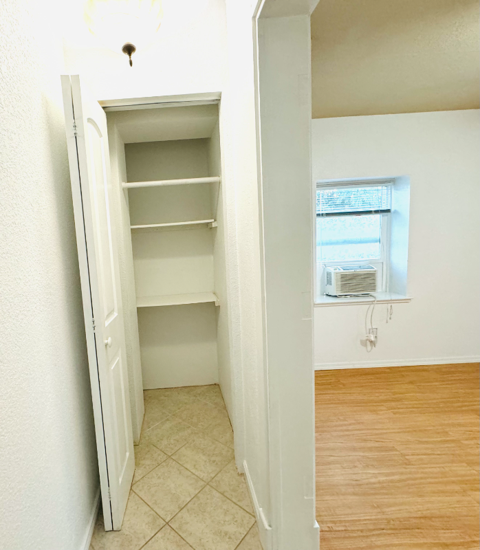 220 E Home St #B - Photo 6 of 16