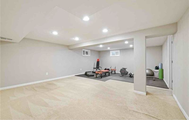 885 S Miller St - Photo 6 of 12