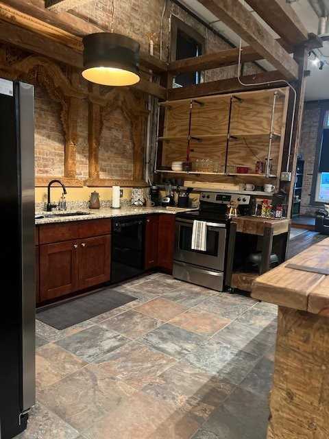 214 E Commercial St #2PH - Photo 6 of 15