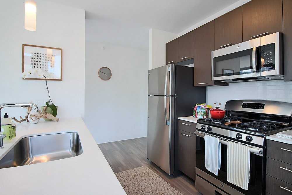 699 N Wells St - Photo 3 of 9
