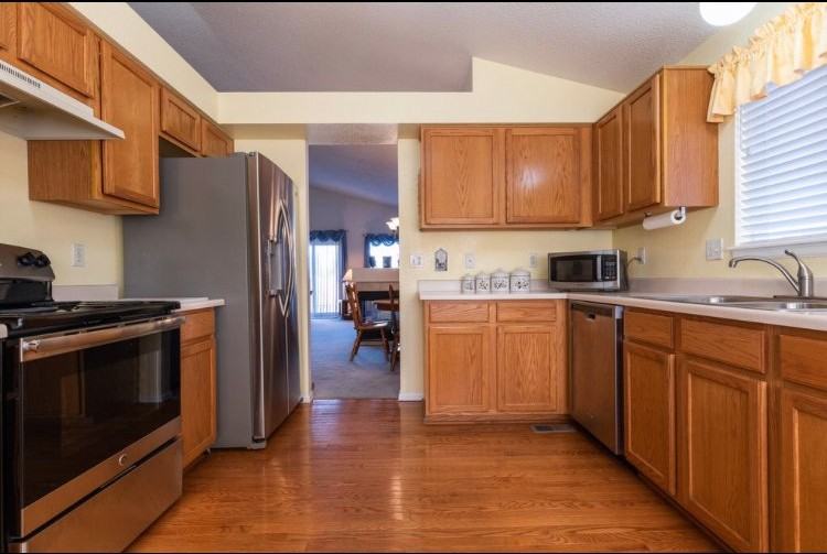 12542 Elm Ln - Photo 3 of 15