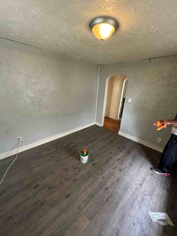 209 Oak Hill Ave #2 - Photo 4 of 13