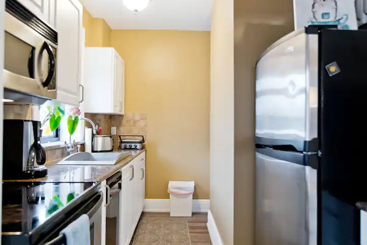 105 W 4th St #1 - Photo 6 of 10