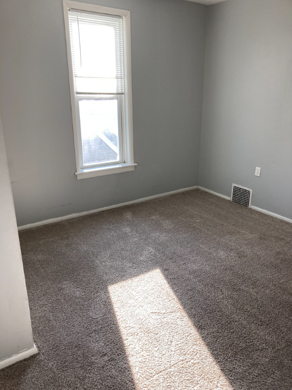 912 5th St Sw #2 - Photo 6 of 14