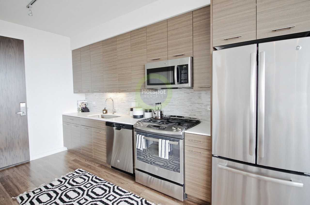 299 W Chestnut St - Photo 2 of 7