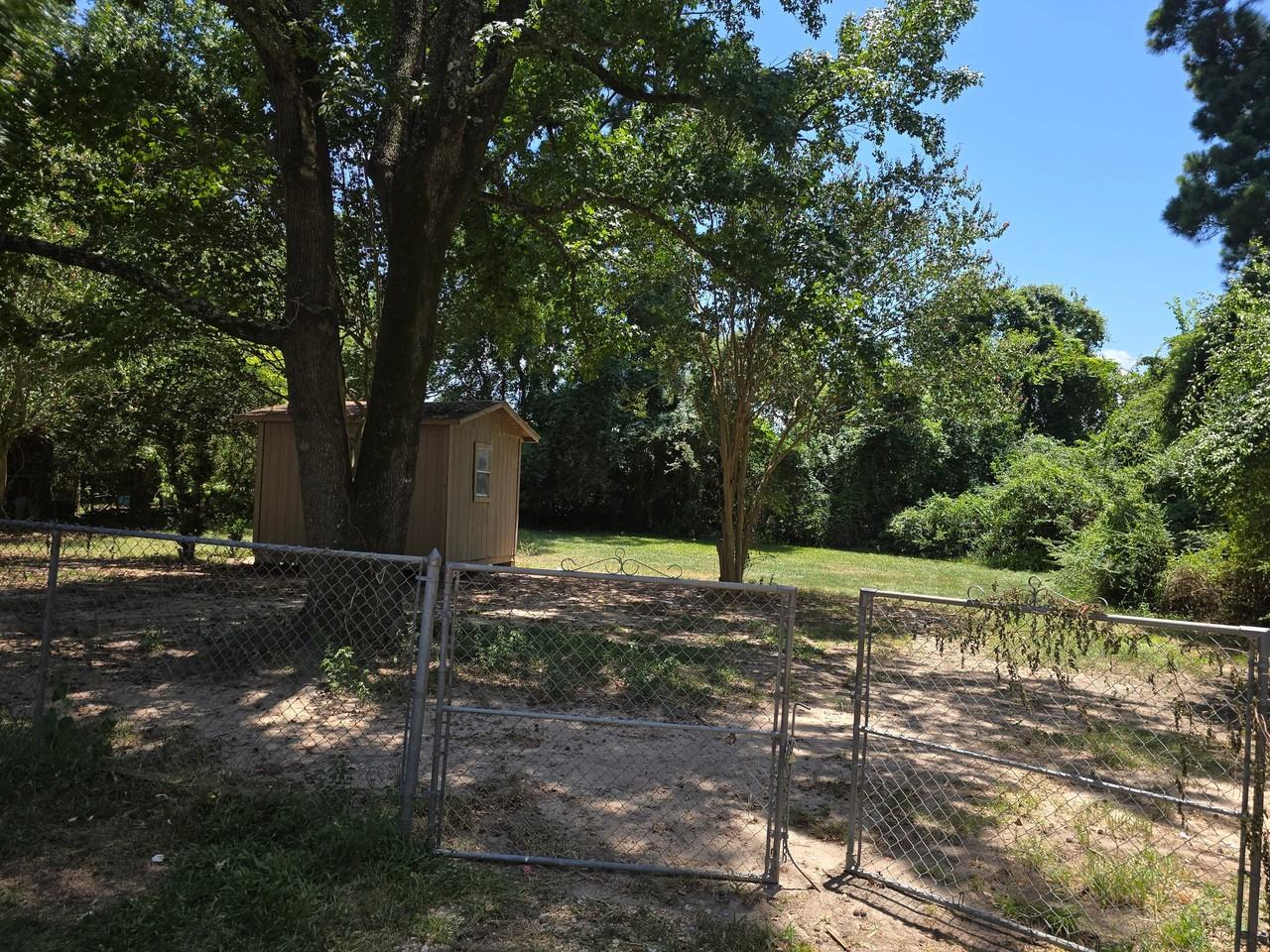 1275 Smith Dr - Photo 2 of 12