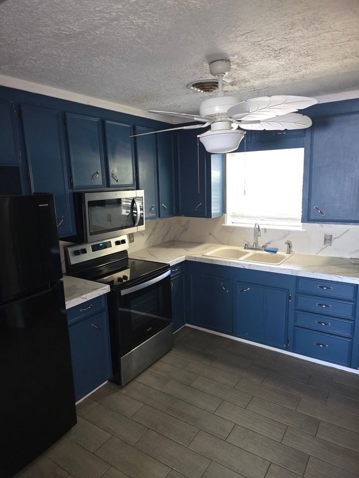 1275 Smith Dr - Photo 6 of 12