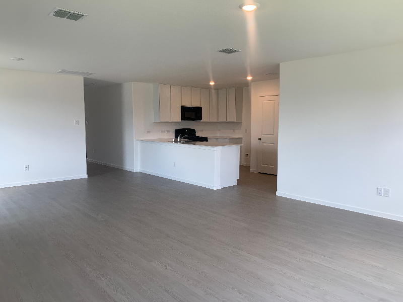 4000 Drifters Bend Dr - Photo 3 of 13