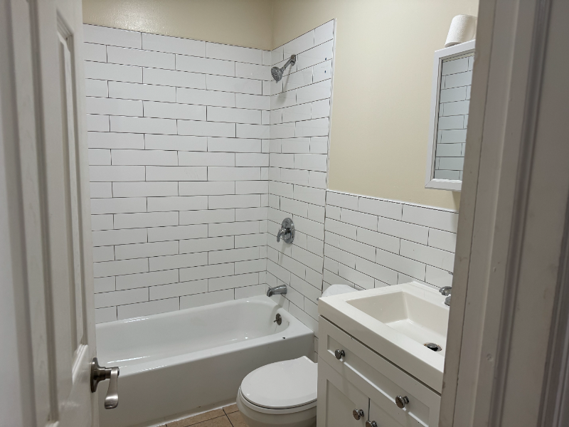 113 S 11th St #1 - Photo 5 of 9