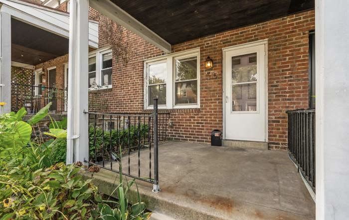1315 W 37th St - Photo 2 of 21