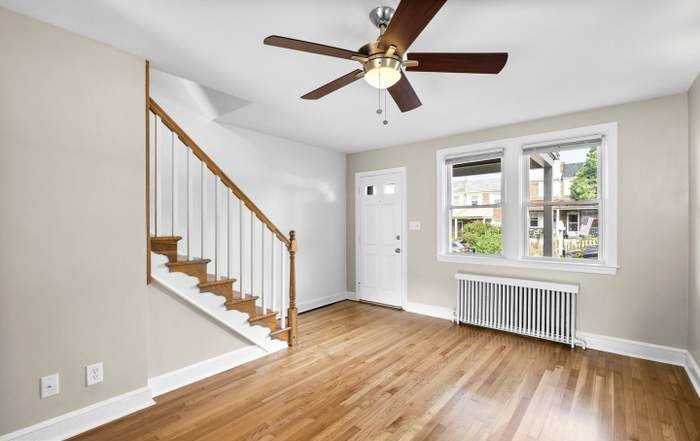 1315 W 37th St - Photo 3 of 21