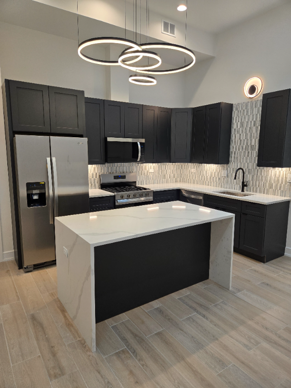 2909 N Milwaukee Ave #2 - Photo 3 of 18