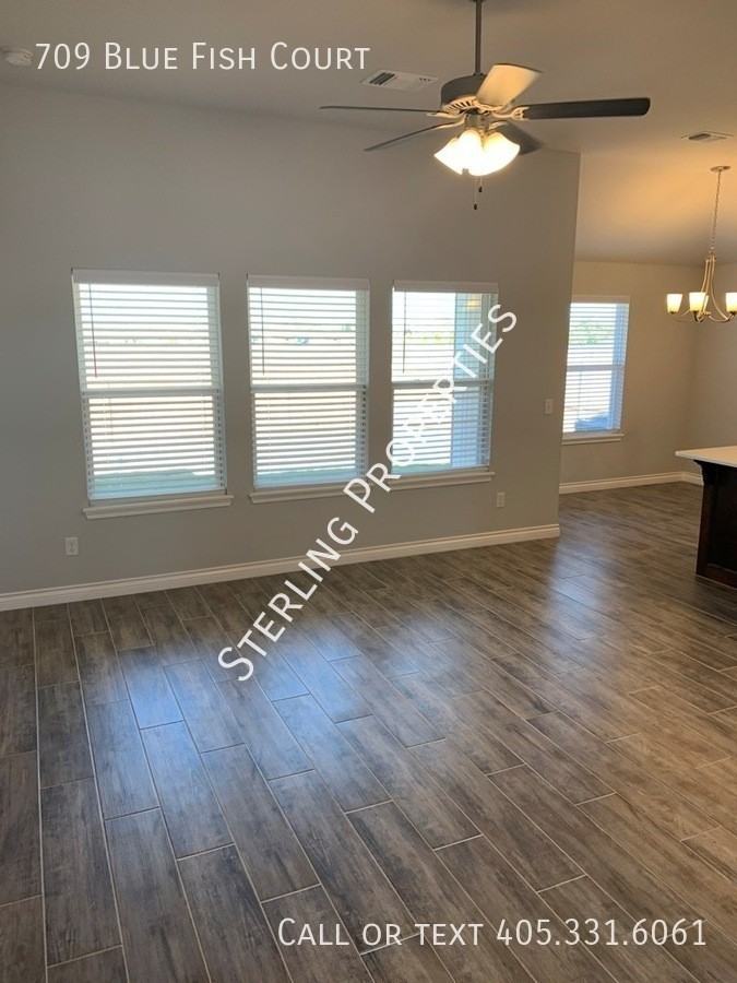 709 Blue Fish Ct - Photo 4 of 15