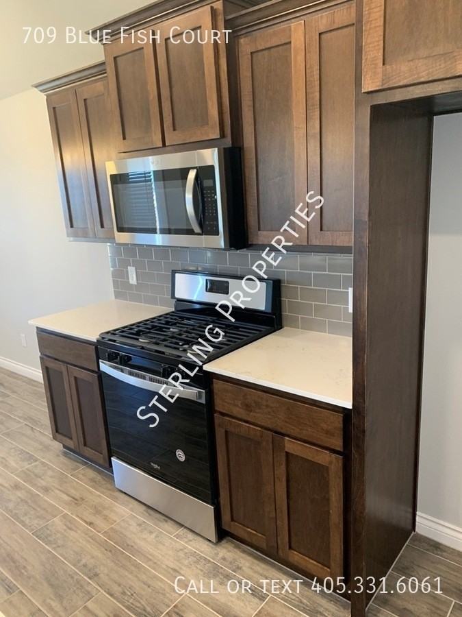 709 Blue Fish Ct - Photo 6 of 15
