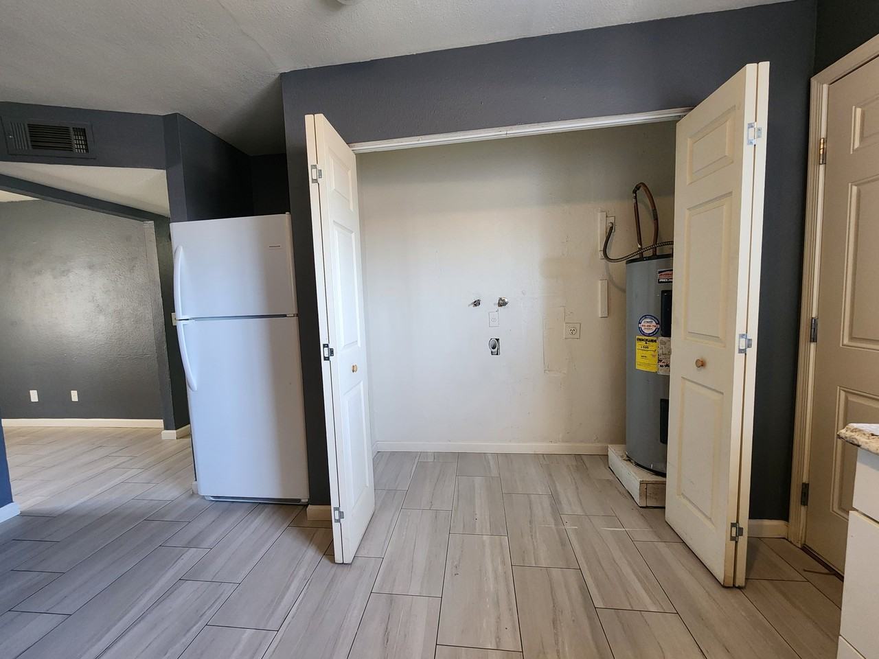 143 S Doran Bldg G #102 - Photo 4 of 20