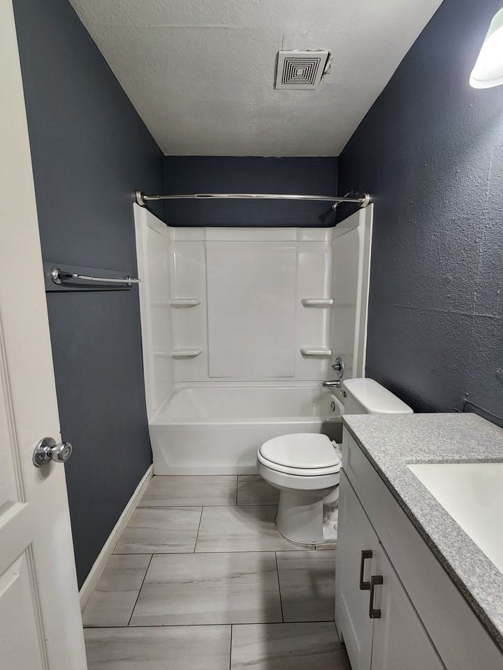 143 S Doran Bldg G #102 - Photo 6 of 20