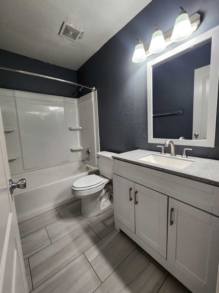 143 S Doran Bldg G #102 - Photo 7 of 20