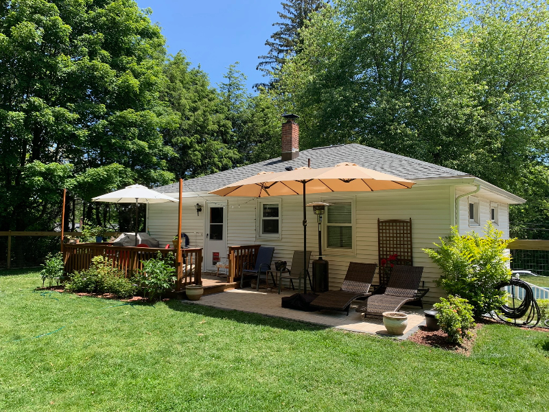 4 Maplewood Dr - Photo 2 of 39