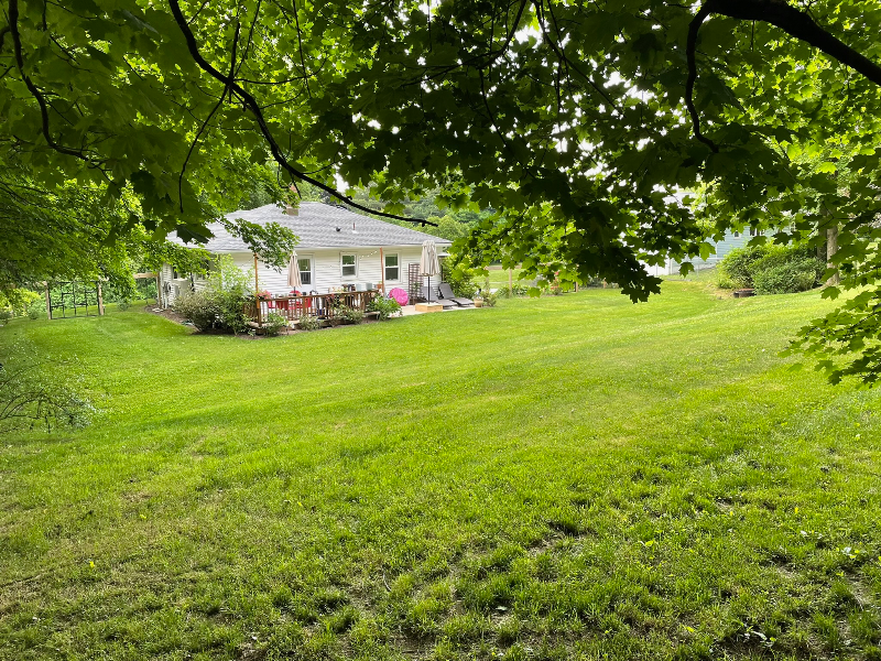 4 Maplewood Dr - Photo 4 of 39