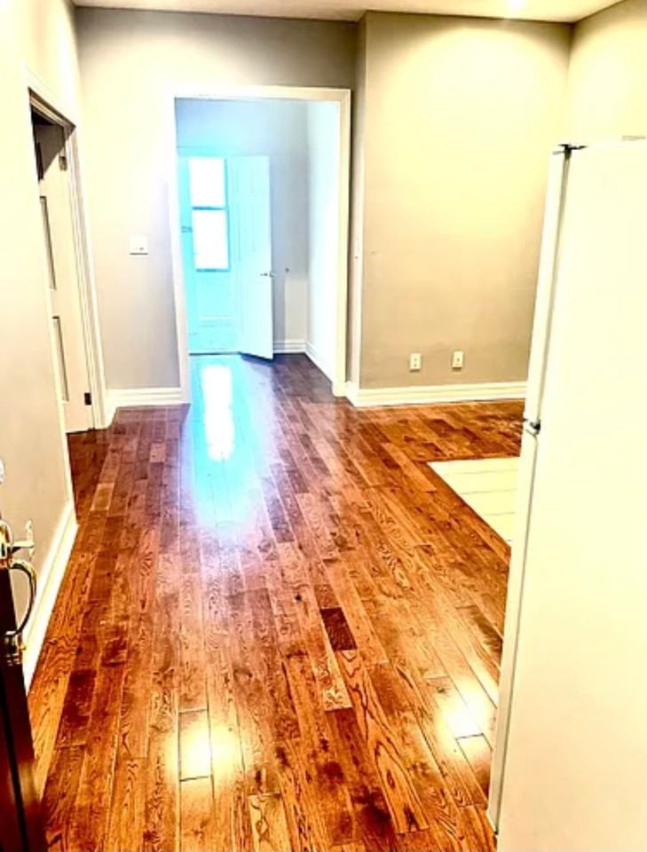 662 Bleecker St - Photo 3 of 9