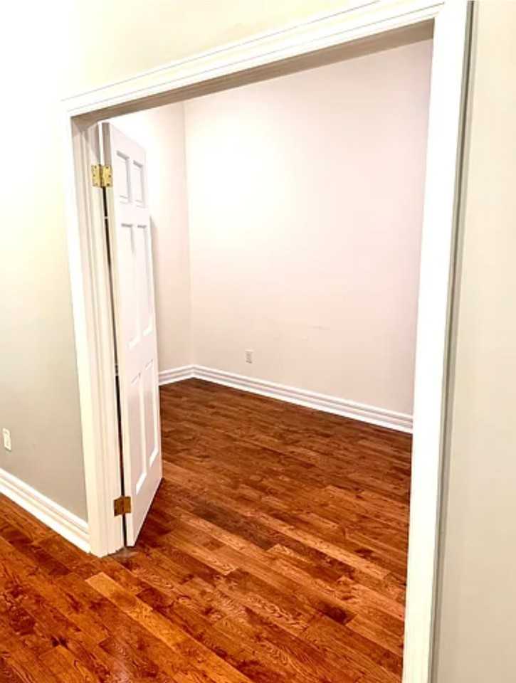 662 Bleecker St - Photo 4 of 9