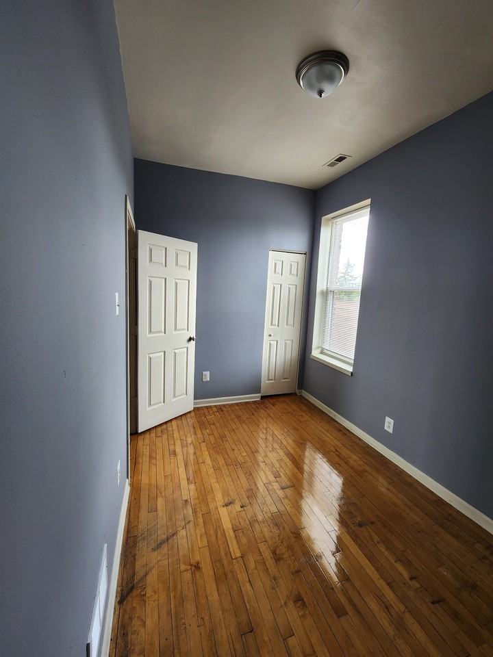 1650 S Saint Louis Ave #3R - Photo 7 of 19