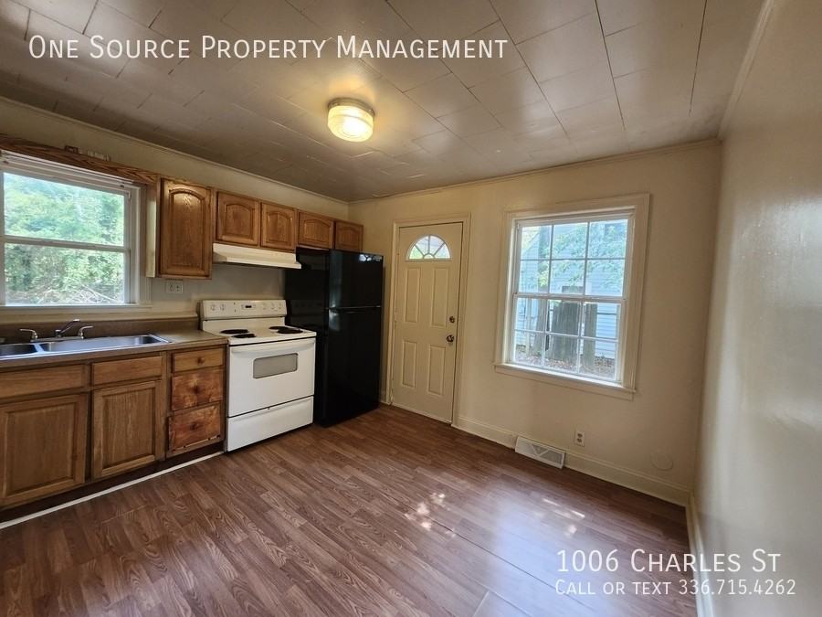 1006 Charles St - Photo 3 of 14