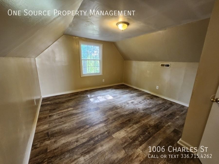 1006 Charles St - Photo 5 of 14