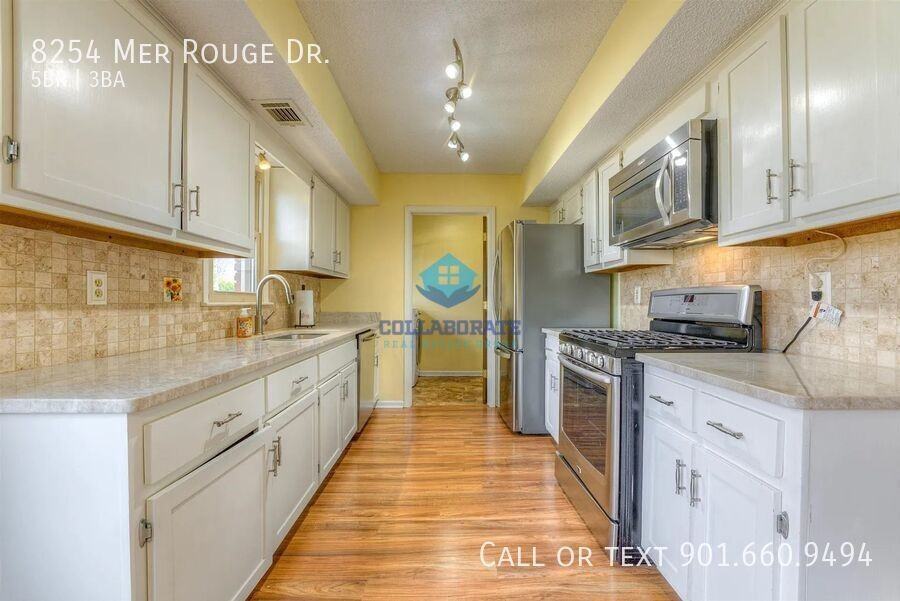 8254 Mer Rouge Dr - Photo 5 of 29
