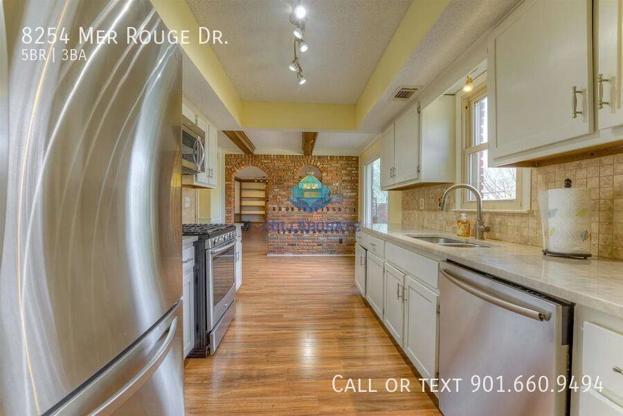 8254 Mer Rouge Dr - Photo 6 of 29