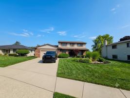 featured image of 14443 Lakeshore Dr