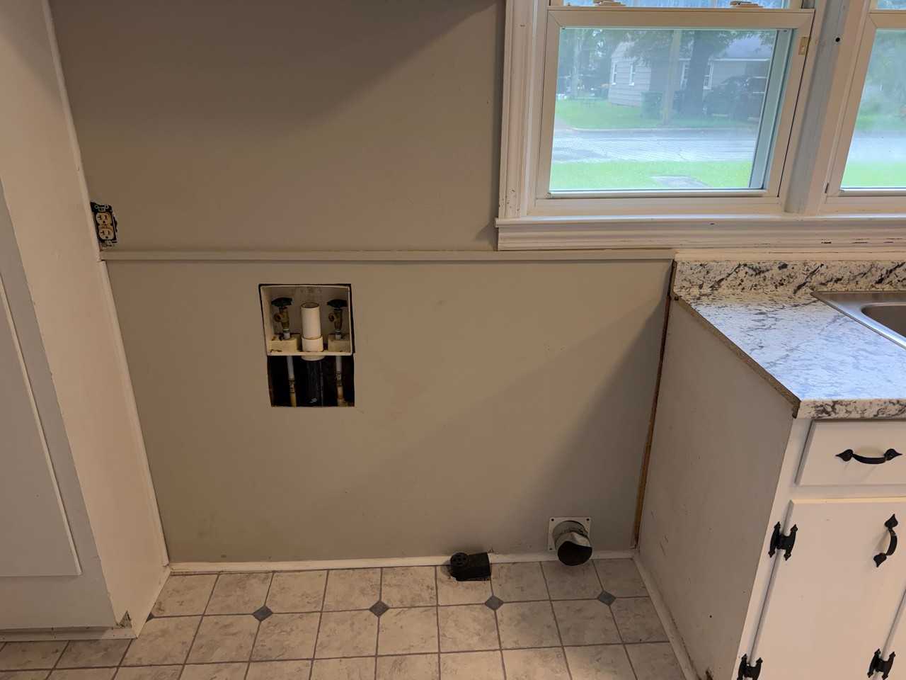 403 E Branch St - Photo 3 of 17