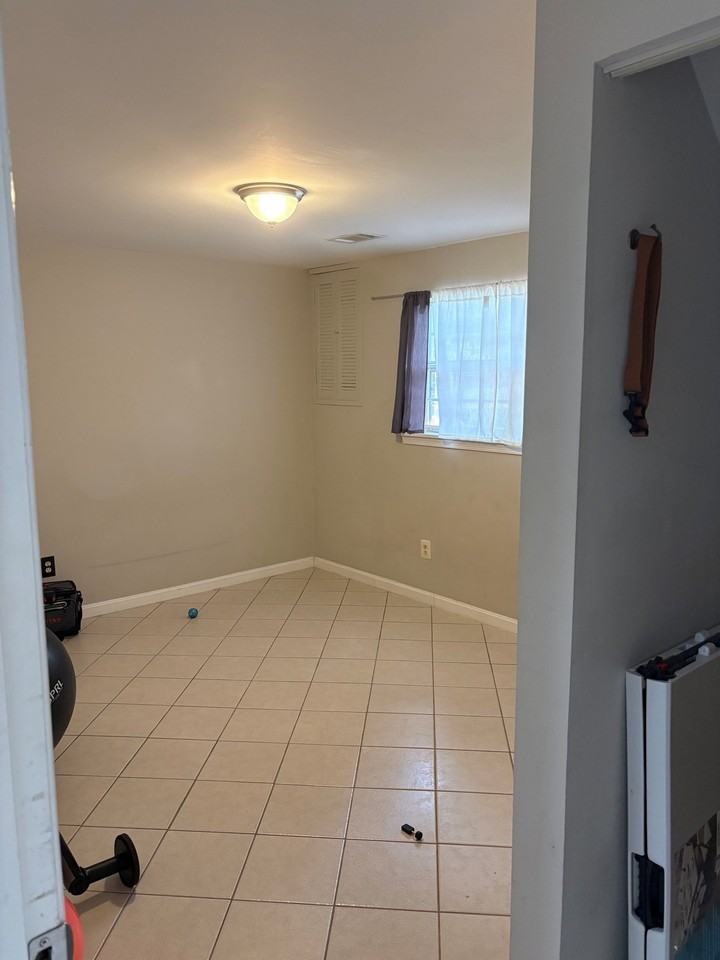 89 Travis Ct - Photo 3 of 9