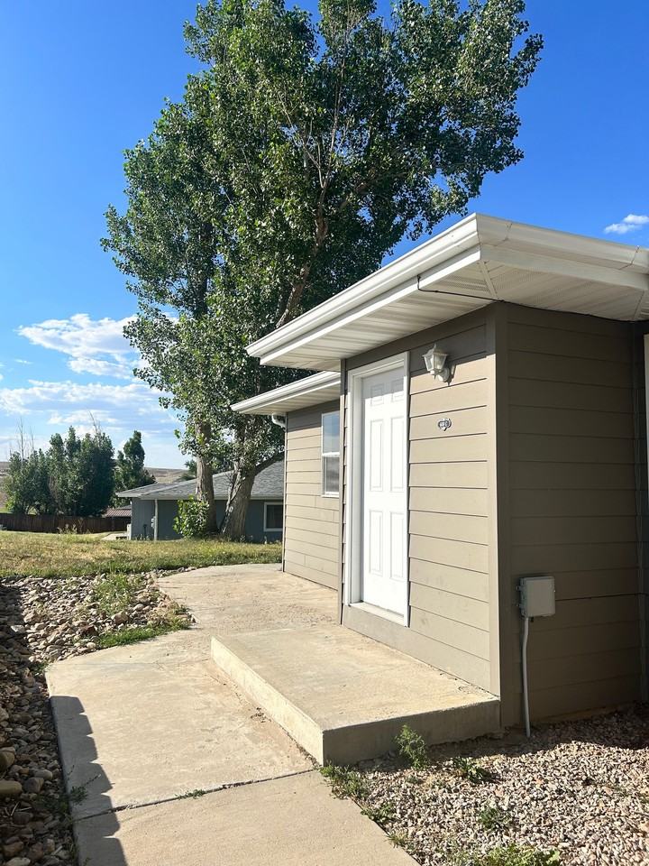 608 Overdale Dr #C - Photo 3 of 15