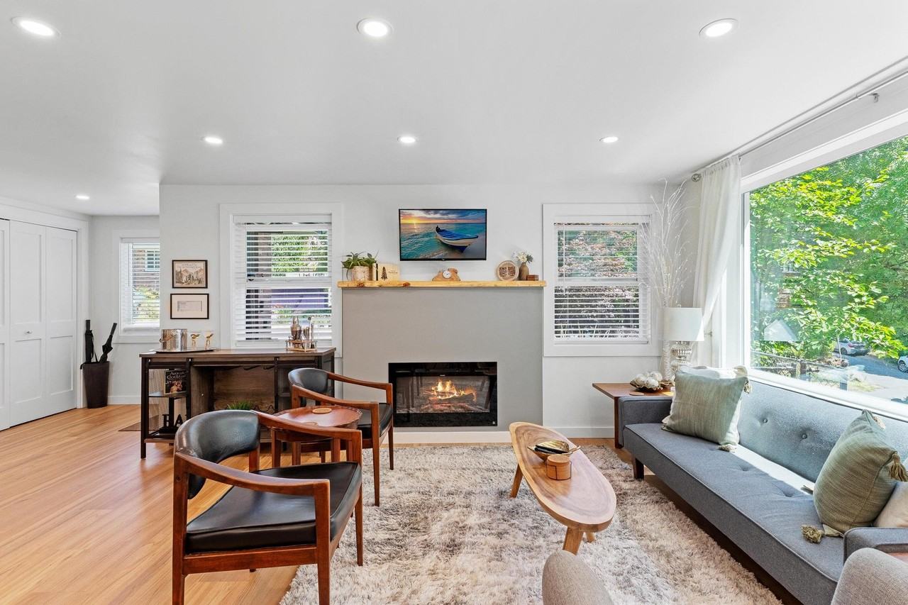 10411 17th Ave Ne #A - Photo 5 of 17