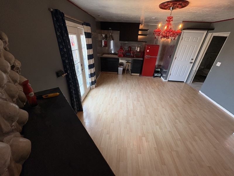 147 Lakeview - Photo 3 of 8