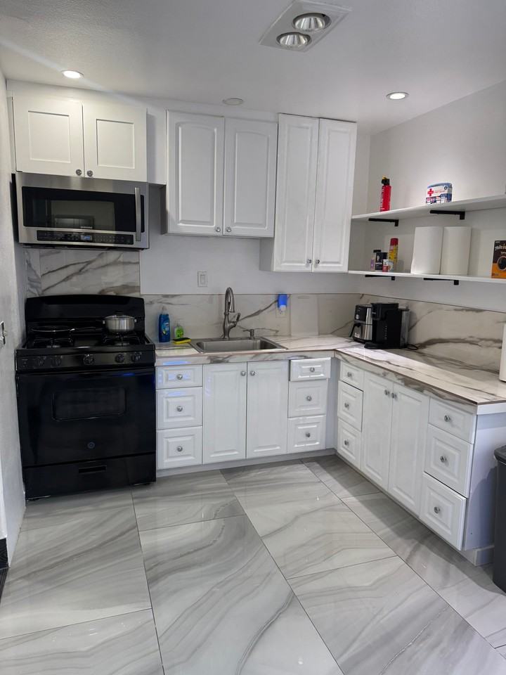 16804 Bridgeport St - Photo 4 of 10