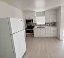 featured image of 821 E 4th St #2