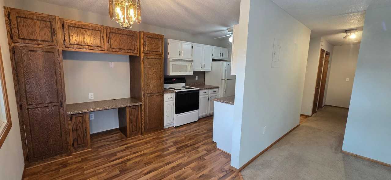 942 Main St Nw #200