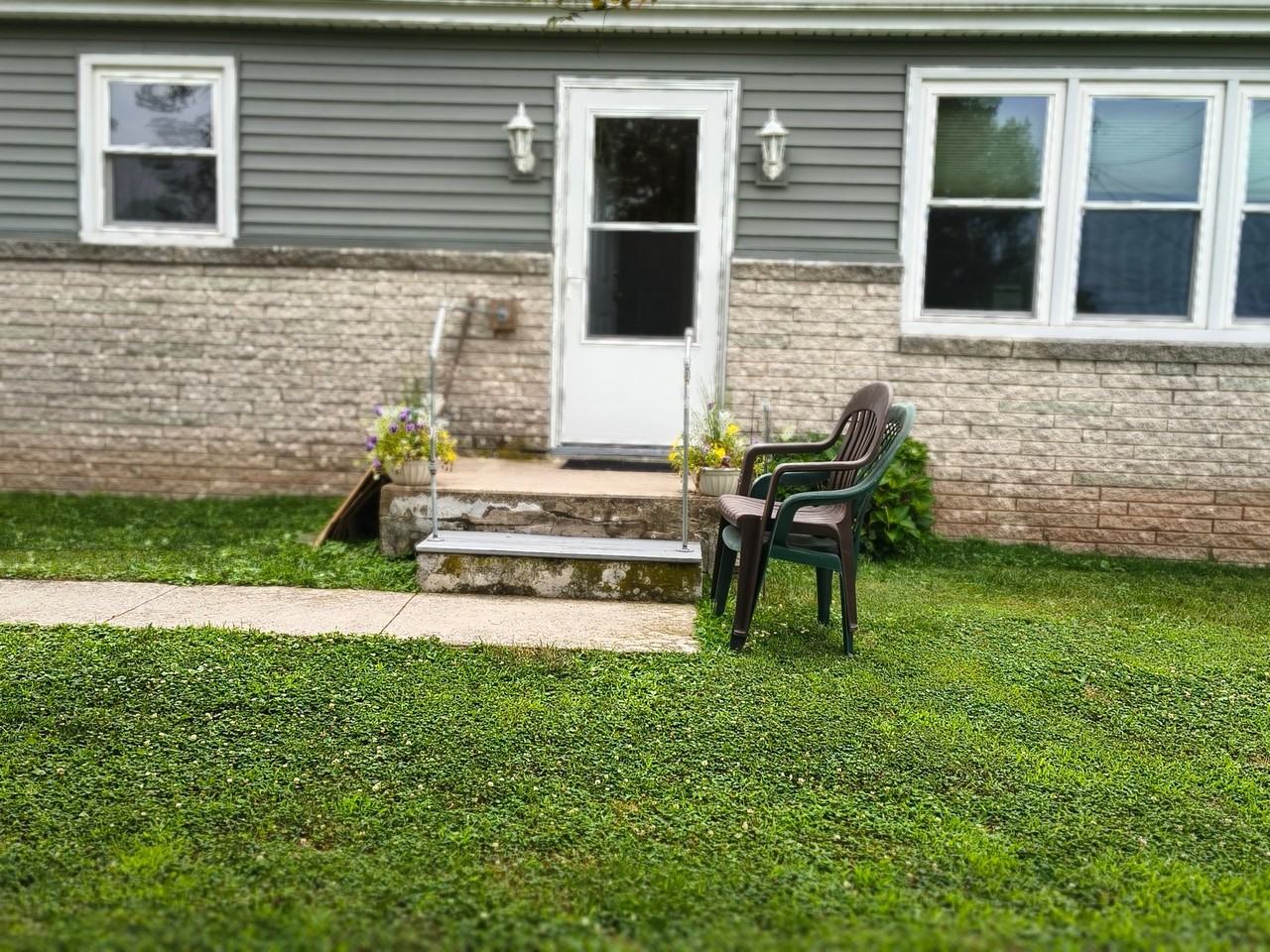 2931 Westwind Ln - Photo 2 of 11
