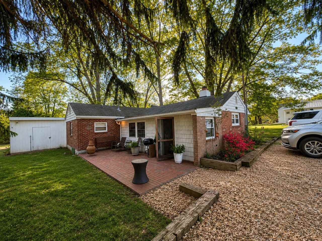 4013 Graceland Ln