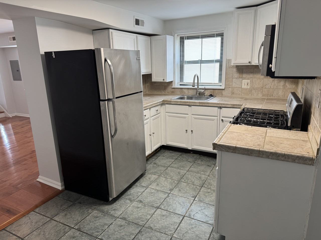 934 New Market Street - Photo 2 of 10
