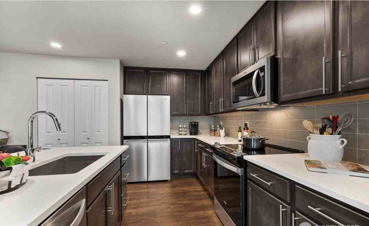 9532 7th Ave Se - Photo 5 of 7